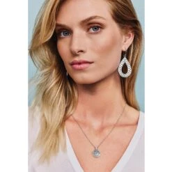 Pebble Round Reversible Petite Necklace -Fashion Accessories pebble round reversible petite necklace silver 3 5ab095c6 e3a6 4353 bef7 6204719501e3